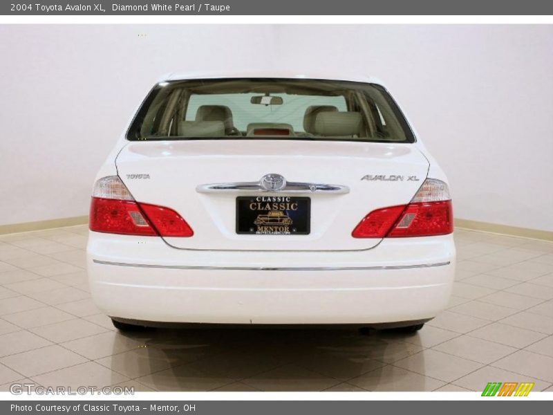 Diamond White Pearl / Taupe 2004 Toyota Avalon XL