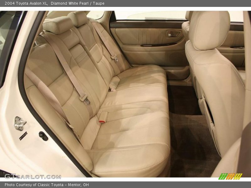Diamond White Pearl / Taupe 2004 Toyota Avalon XL