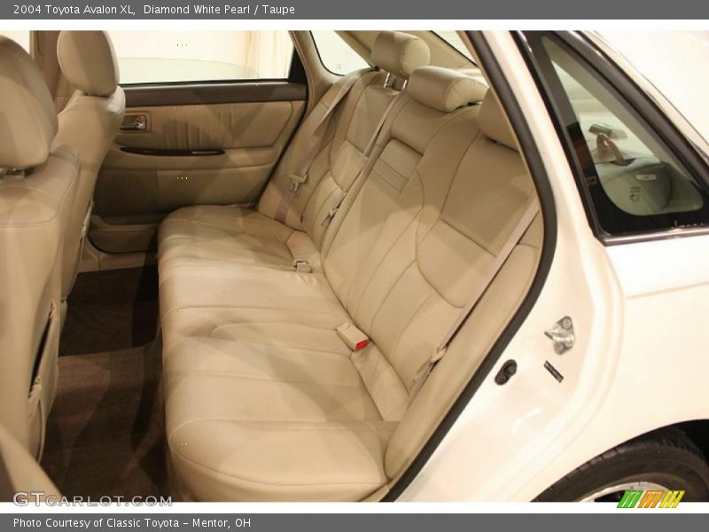 Diamond White Pearl / Taupe 2004 Toyota Avalon XL