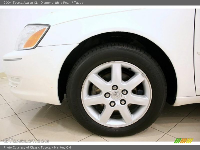 Diamond White Pearl / Taupe 2004 Toyota Avalon XL