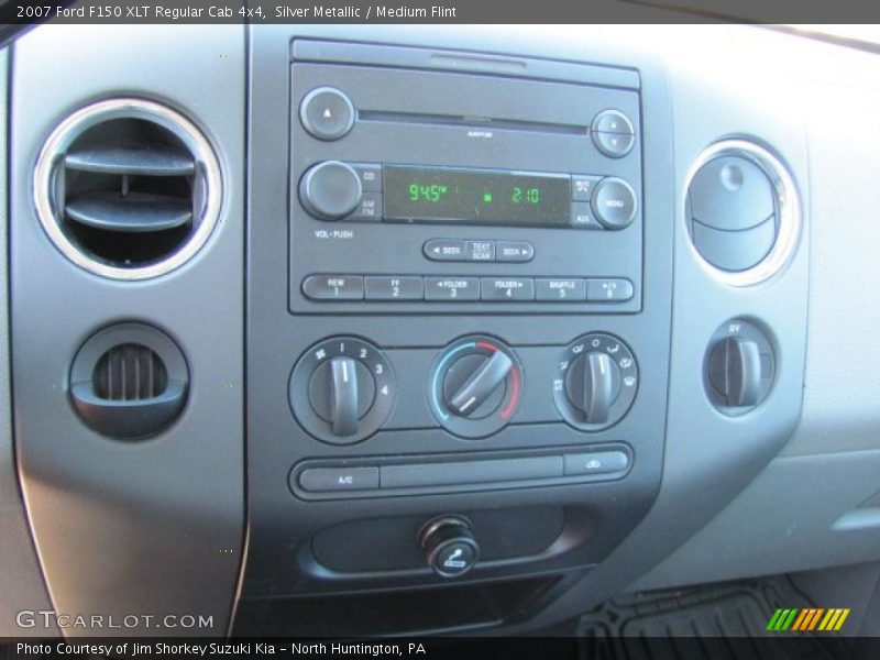 Silver Metallic / Medium Flint 2007 Ford F150 XLT Regular Cab 4x4