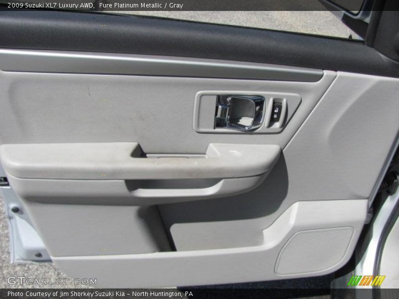 Pure Platinum Metallic / Gray 2009 Suzuki XL7 Luxury AWD