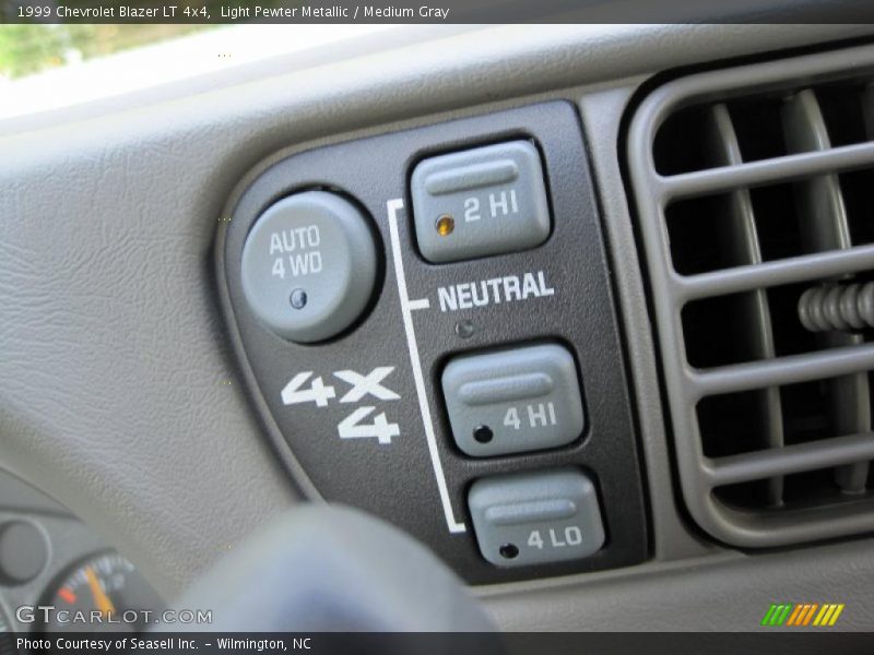 Light Pewter Metallic / Medium Gray 1999 Chevrolet Blazer LT 4x4