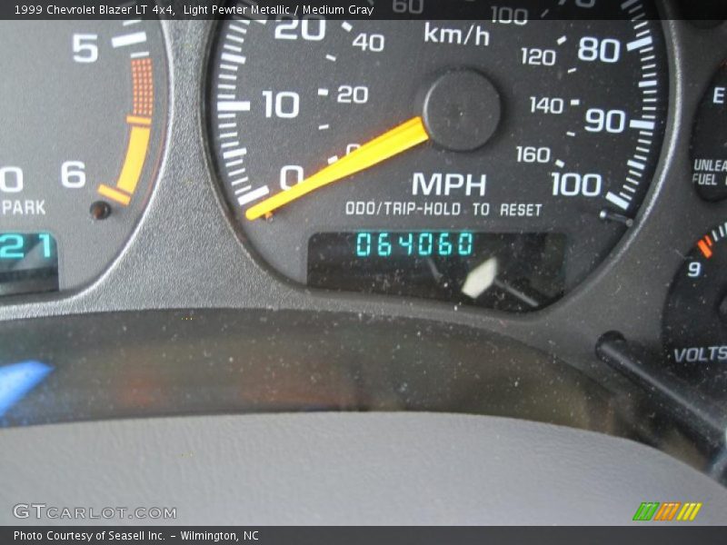 Light Pewter Metallic / Medium Gray 1999 Chevrolet Blazer LT 4x4