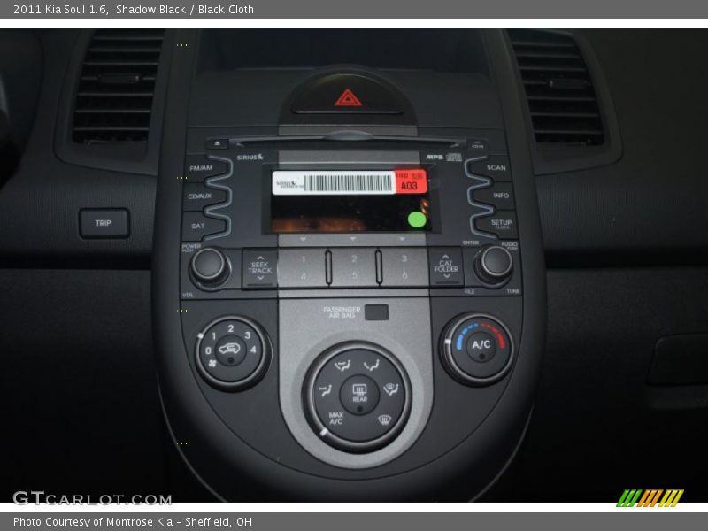 Shadow Black / Black Cloth 2011 Kia Soul 1.6