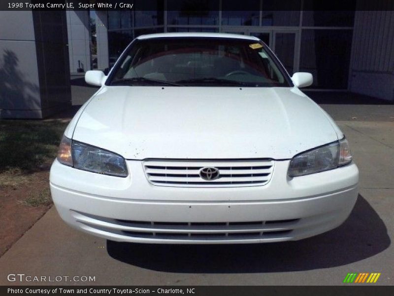 Super White / Gray 1998 Toyota Camry LE