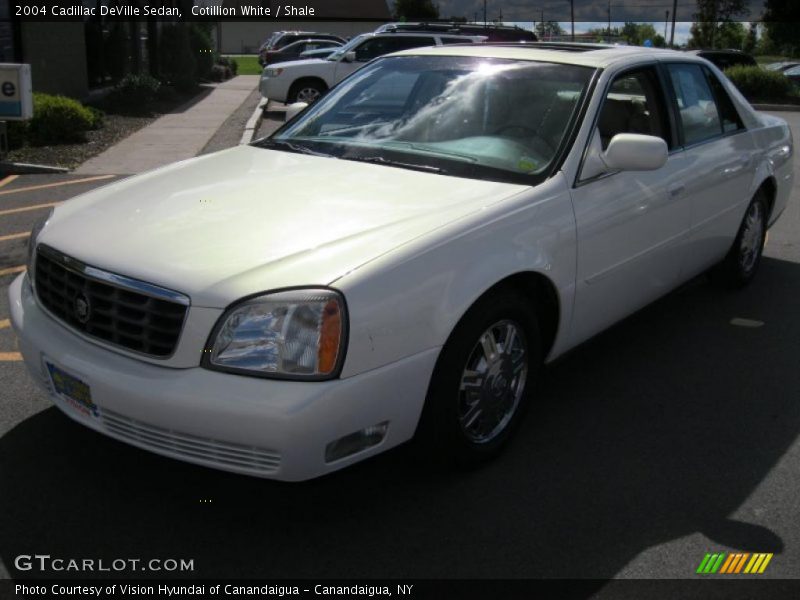 Cotillion White / Shale 2004 Cadillac DeVille Sedan
