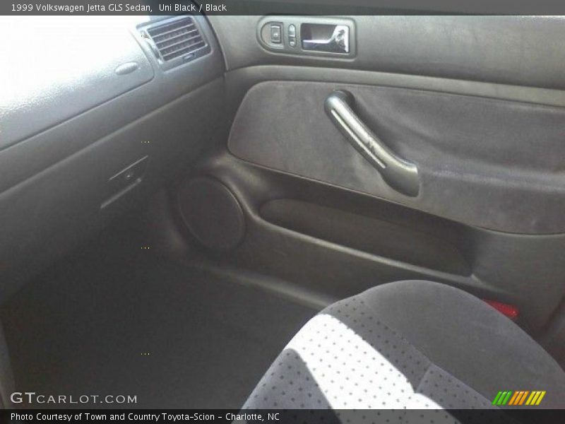 Uni Black / Black 1999 Volkswagen Jetta GLS Sedan