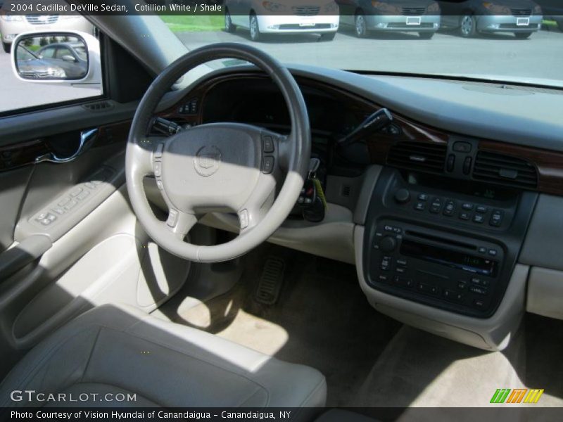 Cotillion White / Shale 2004 Cadillac DeVille Sedan