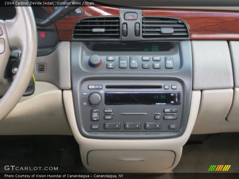 Cotillion White / Shale 2004 Cadillac DeVille Sedan
