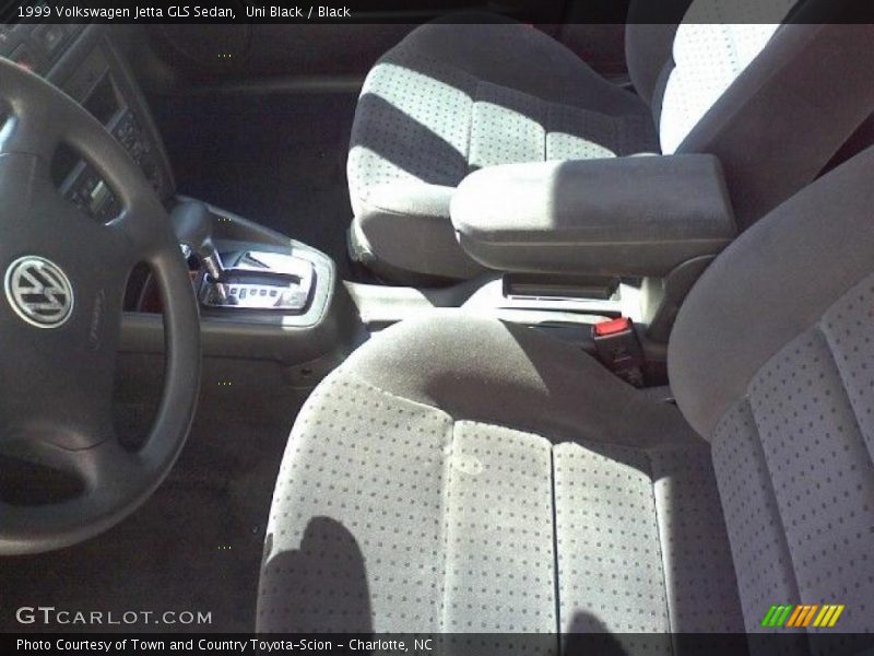 Uni Black / Black 1999 Volkswagen Jetta GLS Sedan