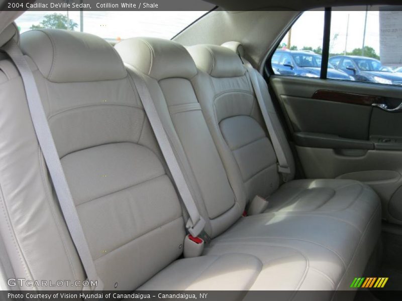 Cotillion White / Shale 2004 Cadillac DeVille Sedan