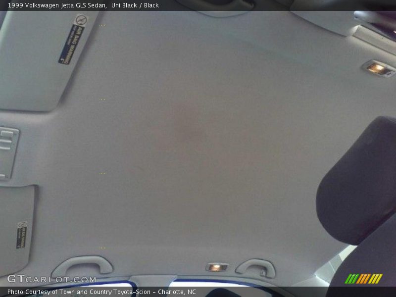 Uni Black / Black 1999 Volkswagen Jetta GLS Sedan