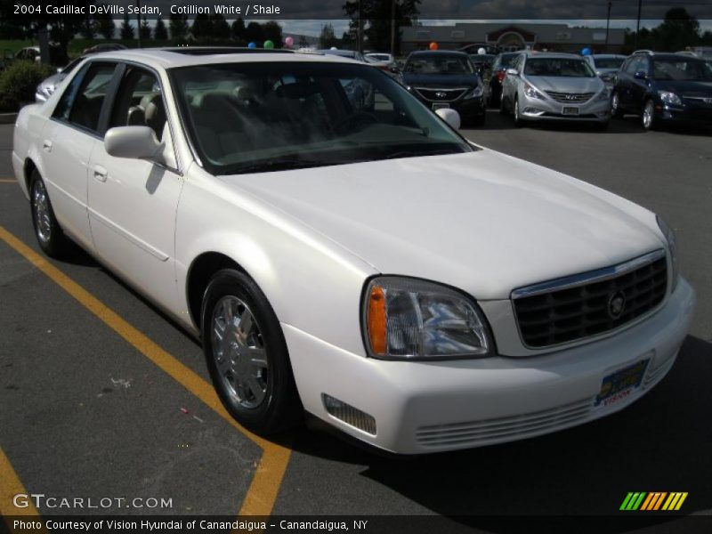 Cotillion White / Shale 2004 Cadillac DeVille Sedan
