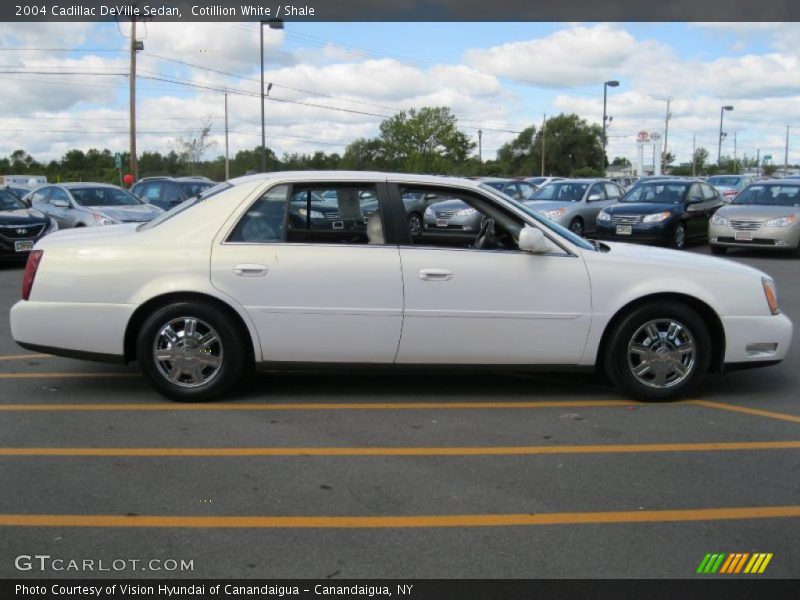 Cotillion White / Shale 2004 Cadillac DeVille Sedan