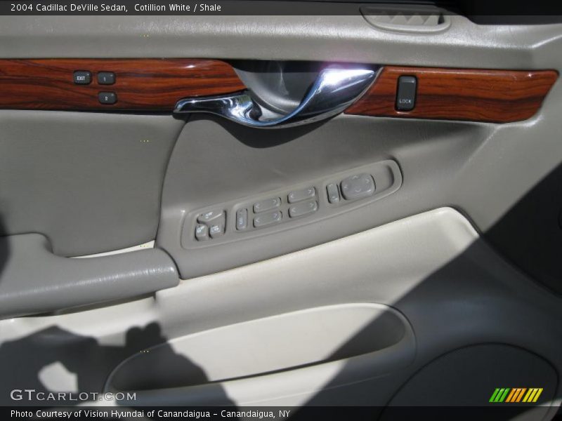 Cotillion White / Shale 2004 Cadillac DeVille Sedan