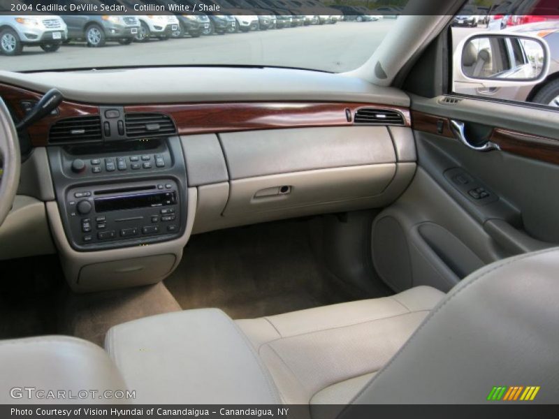 Cotillion White / Shale 2004 Cadillac DeVille Sedan