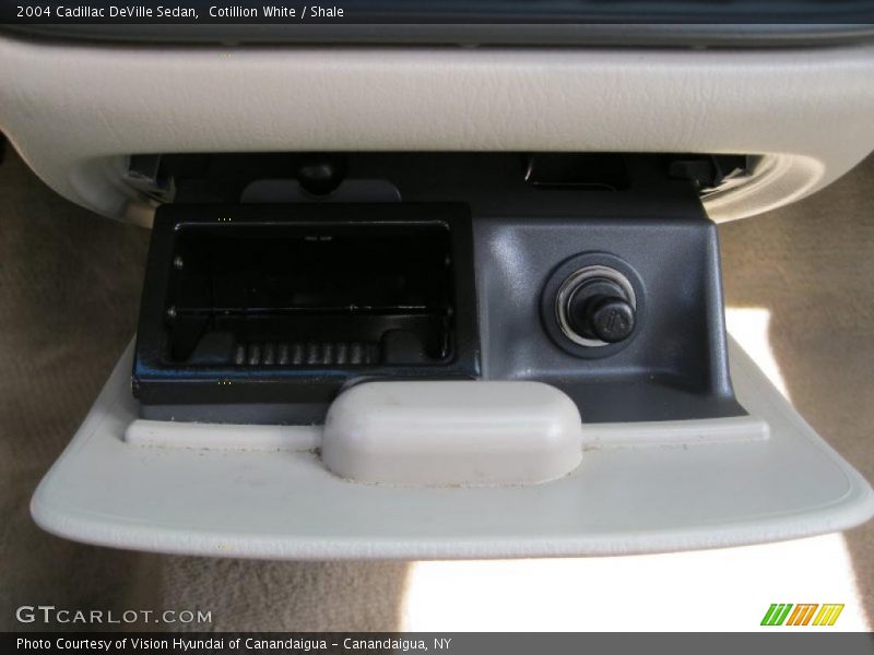 Cotillion White / Shale 2004 Cadillac DeVille Sedan