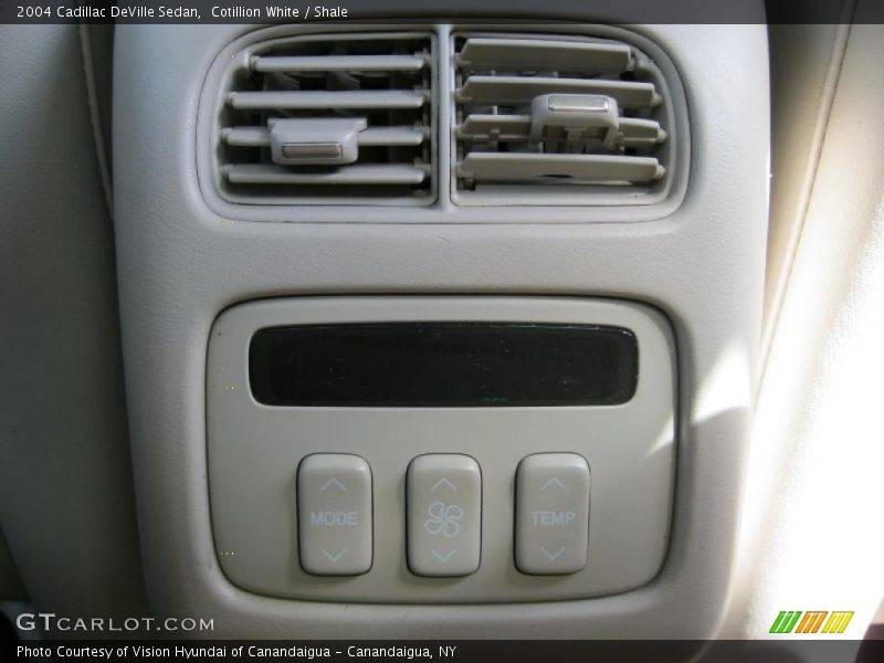 Cotillion White / Shale 2004 Cadillac DeVille Sedan