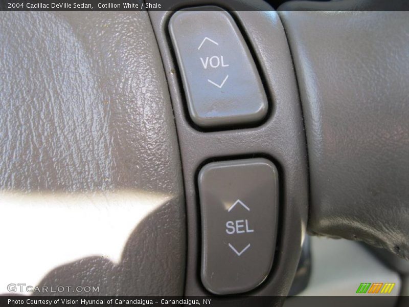 Cotillion White / Shale 2004 Cadillac DeVille Sedan