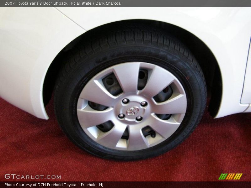 Polar White / Dark Charcoal 2007 Toyota Yaris 3 Door Liftback