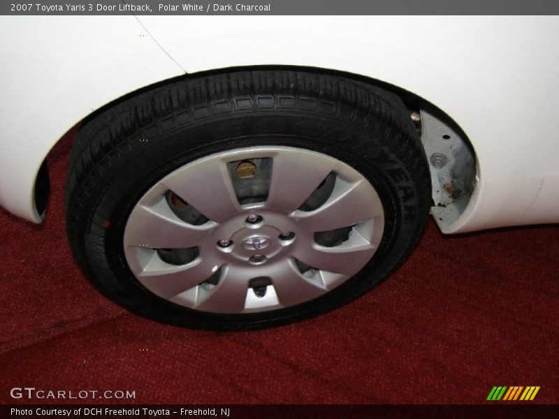 Polar White / Dark Charcoal 2007 Toyota Yaris 3 Door Liftback