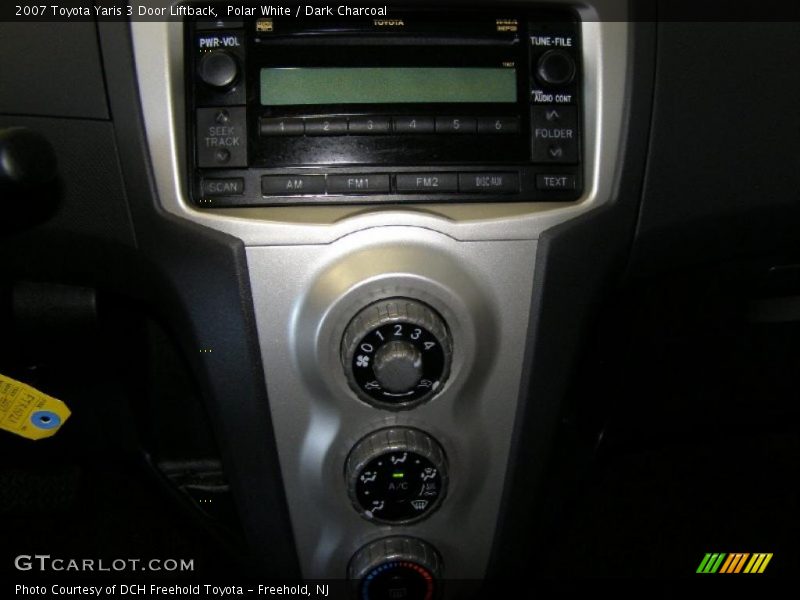Polar White / Dark Charcoal 2007 Toyota Yaris 3 Door Liftback
