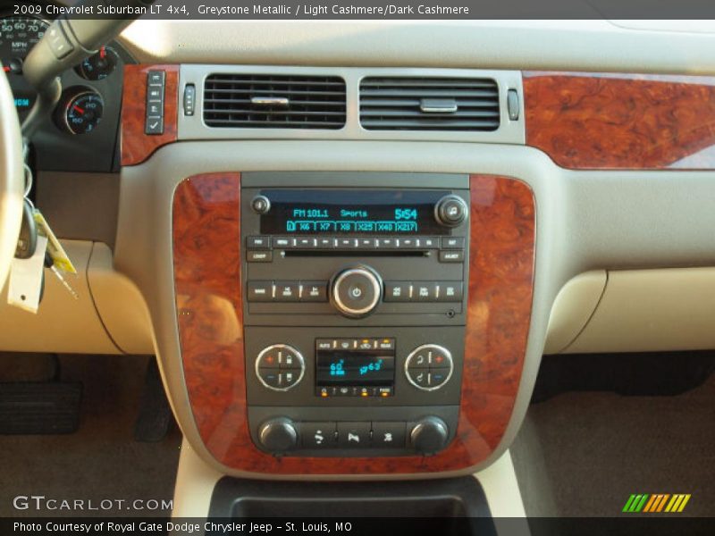 Greystone Metallic / Light Cashmere/Dark Cashmere 2009 Chevrolet Suburban LT 4x4