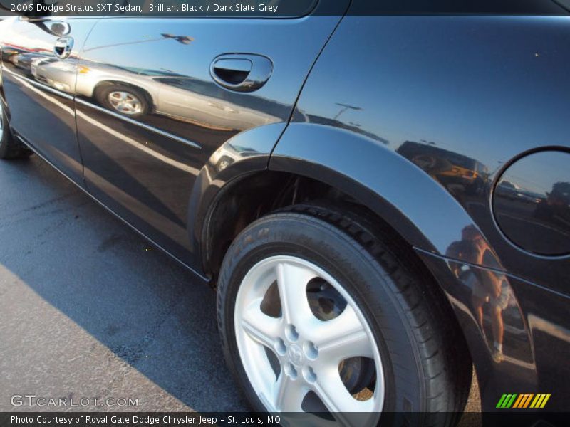 Brilliant Black / Dark Slate Grey 2006 Dodge Stratus SXT Sedan