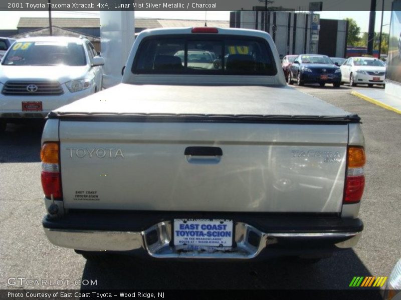 Lunar Mist Silver Metallic / Charcoal 2001 Toyota Tacoma Xtracab 4x4