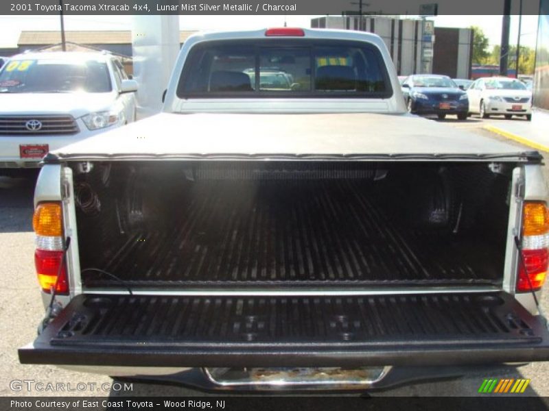 Lunar Mist Silver Metallic / Charcoal 2001 Toyota Tacoma Xtracab 4x4