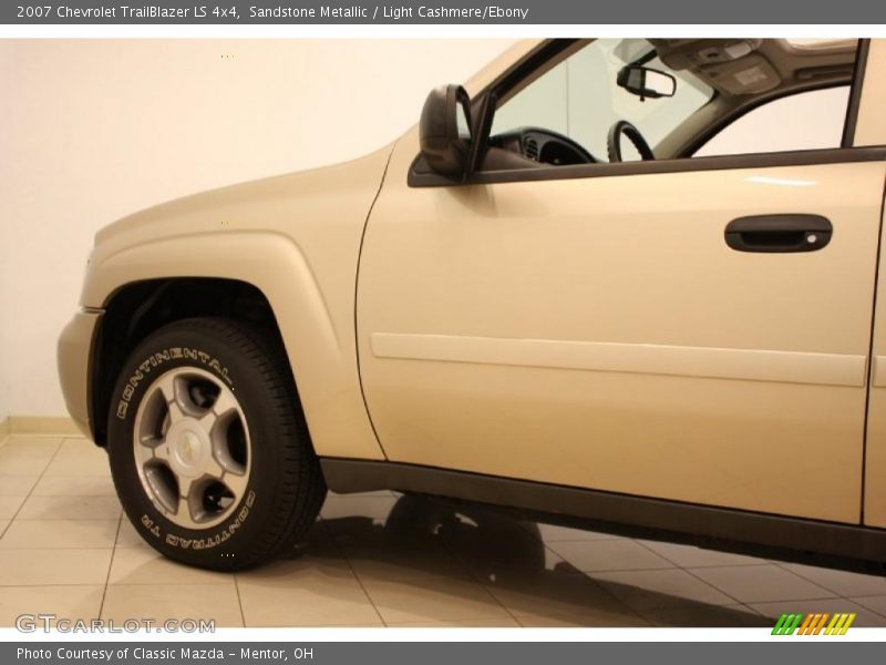 Sandstone Metallic / Light Cashmere/Ebony 2007 Chevrolet TrailBlazer LS 4x4