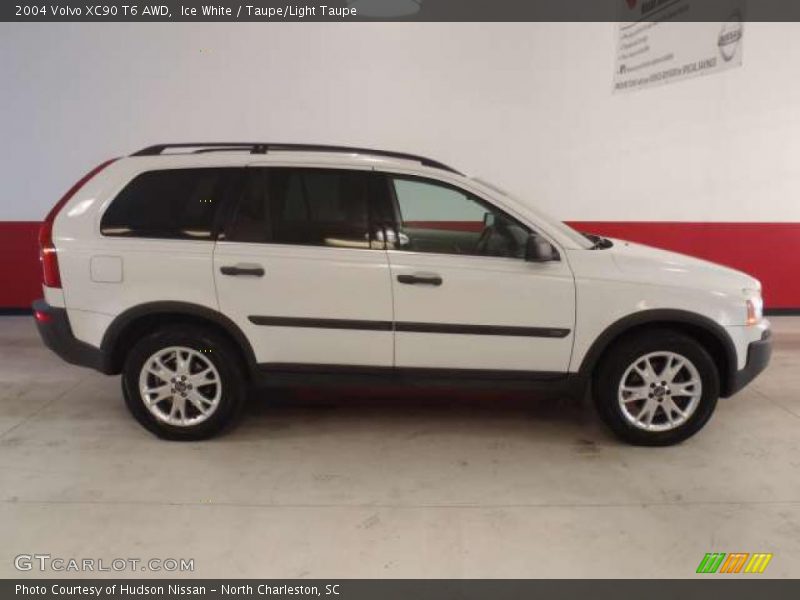 Ice White / Taupe/Light Taupe 2004 Volvo XC90 T6 AWD