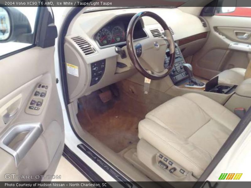 Ice White / Taupe/Light Taupe 2004 Volvo XC90 T6 AWD