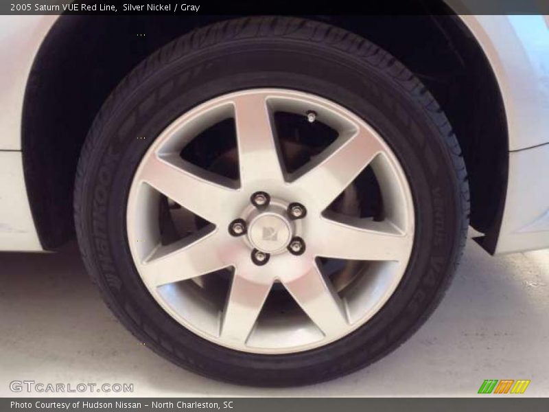 Silver Nickel / Gray 2005 Saturn VUE Red Line