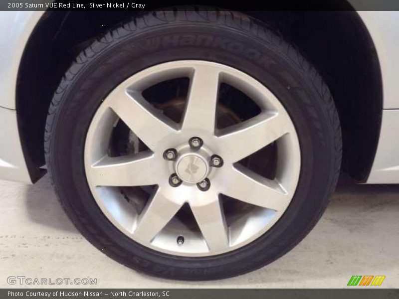 Silver Nickel / Gray 2005 Saturn VUE Red Line