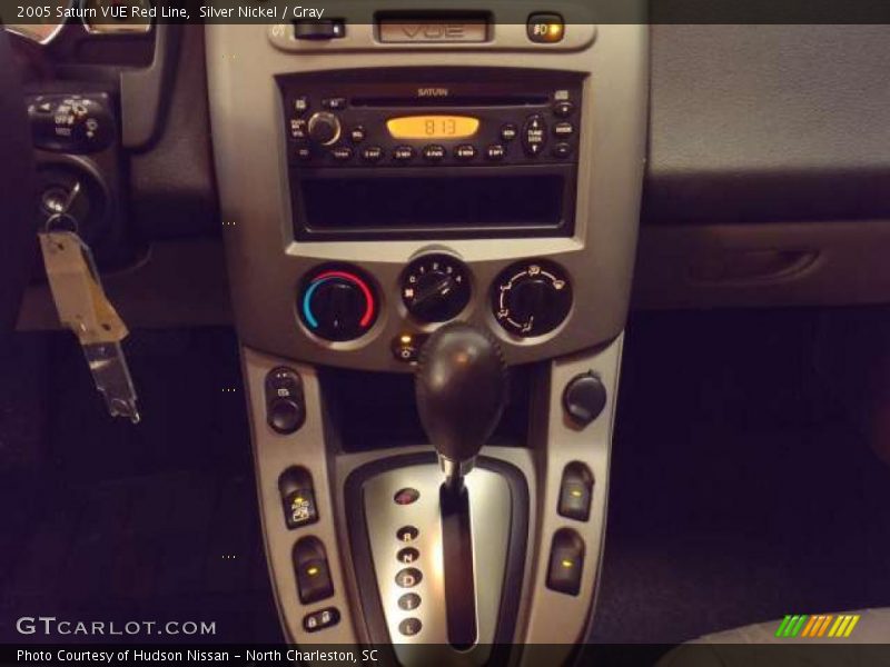 Silver Nickel / Gray 2005 Saturn VUE Red Line