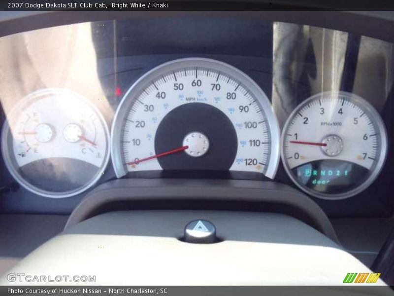Bright White / Khaki 2007 Dodge Dakota SLT Club Cab