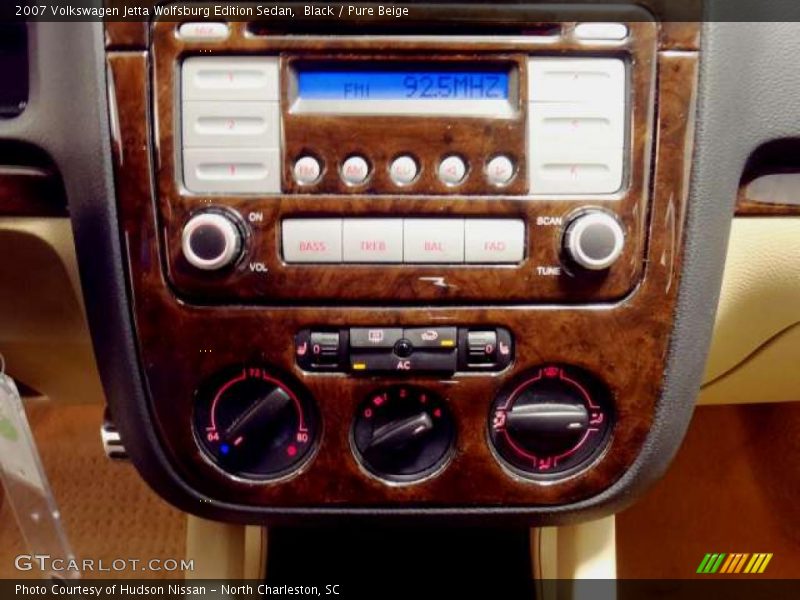 Black / Pure Beige 2007 Volkswagen Jetta Wolfsburg Edition Sedan