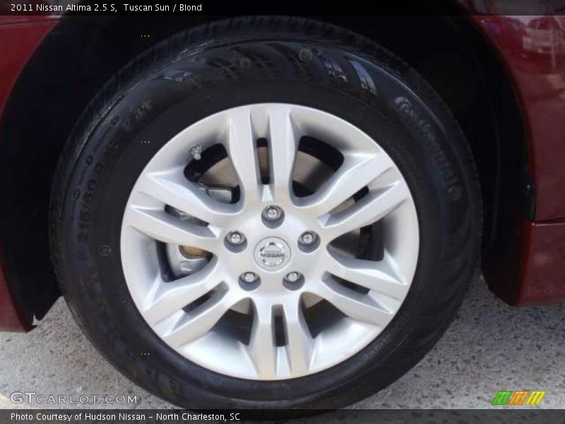 Tuscan Sun / Blond 2011 Nissan Altima 2.5 S