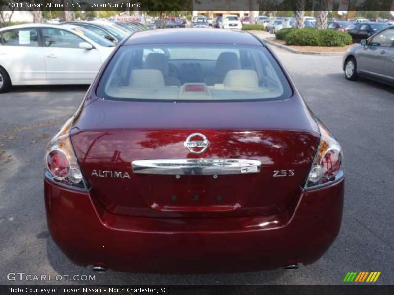 Tuscan Sun / Blond 2011 Nissan Altima 2.5 S