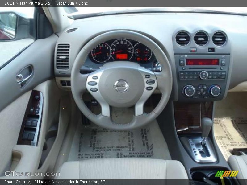 Tuscan Sun / Blond 2011 Nissan Altima 2.5 S