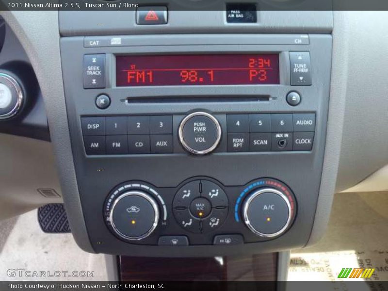 Tuscan Sun / Blond 2011 Nissan Altima 2.5 S