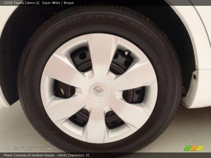 Super White / Bisque 2009 Toyota Camry LE