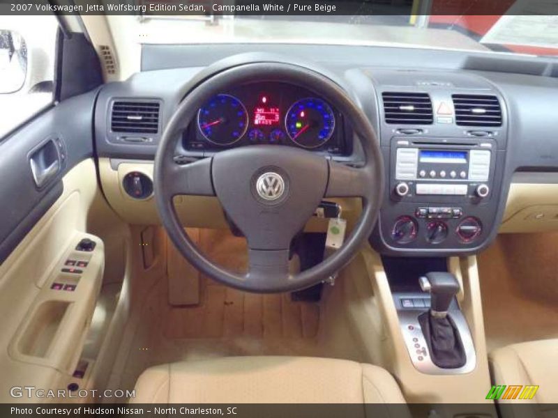 Campanella White / Pure Beige 2007 Volkswagen Jetta Wolfsburg Edition Sedan