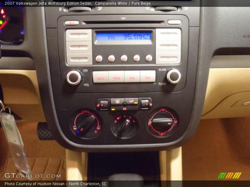 Campanella White / Pure Beige 2007 Volkswagen Jetta Wolfsburg Edition Sedan