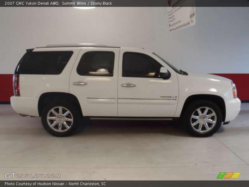 Summit White / Ebony Black 2007 GMC Yukon Denali AWD