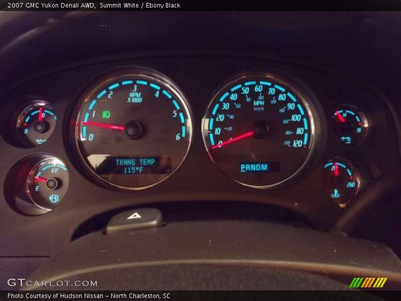 Summit White / Ebony Black 2007 GMC Yukon Denali AWD