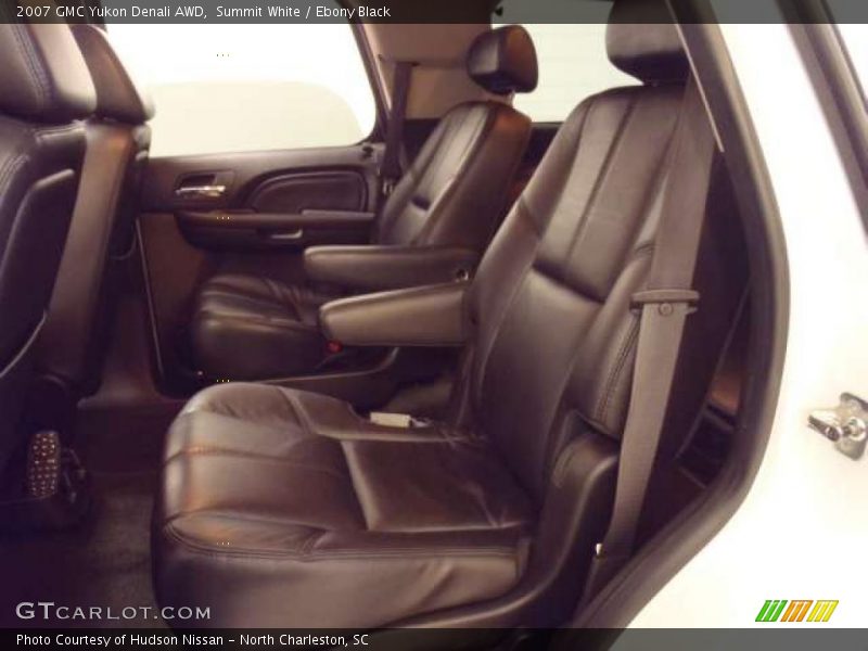Summit White / Ebony Black 2007 GMC Yukon Denali AWD