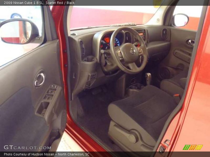 Scarlet Red / Black 2009 Nissan Cube 1.8 SL